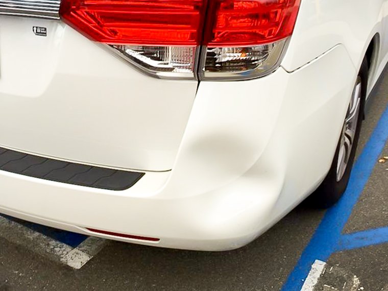 Honda Odyssey before dent repair